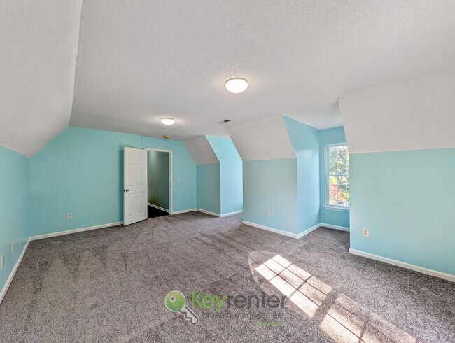 Building Photo - 166 Chastain Rd