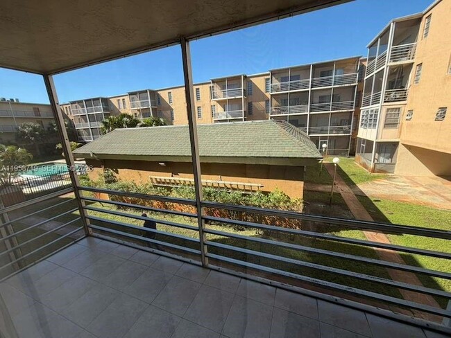 Building Photo - 4848 NW 24th Ct