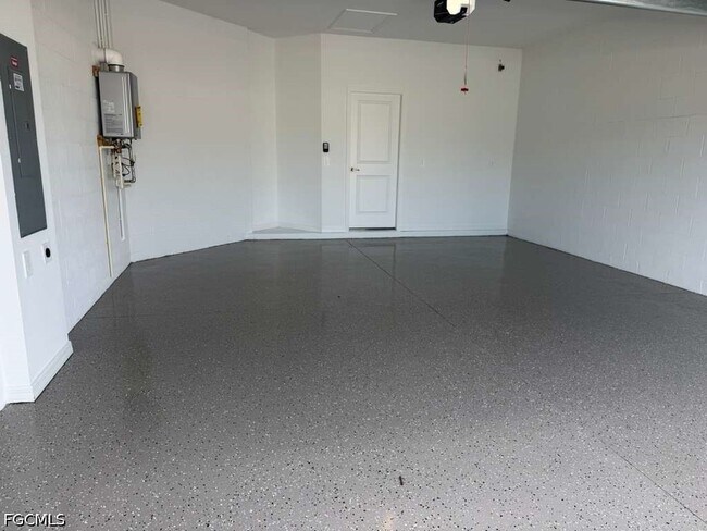 Building Photo - 14778 Martingale Pl