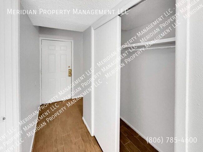 Building Photo - 1712 Elkhart-C