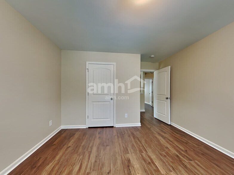 Building Photo - 162 Grayson Ave