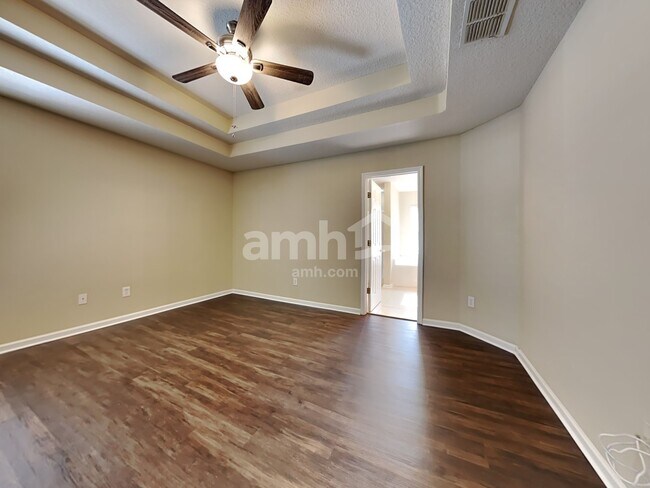 Building Photo - 12333 Anarania Dr
