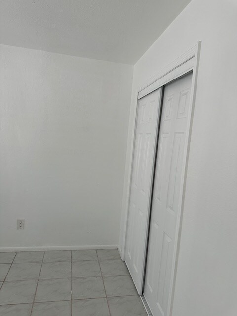 Building Photo - 2453 Sable Dr