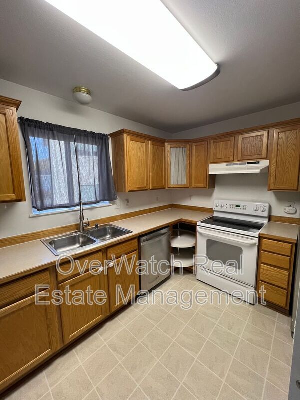 Building Photo - 17925 Beaujolais Dr