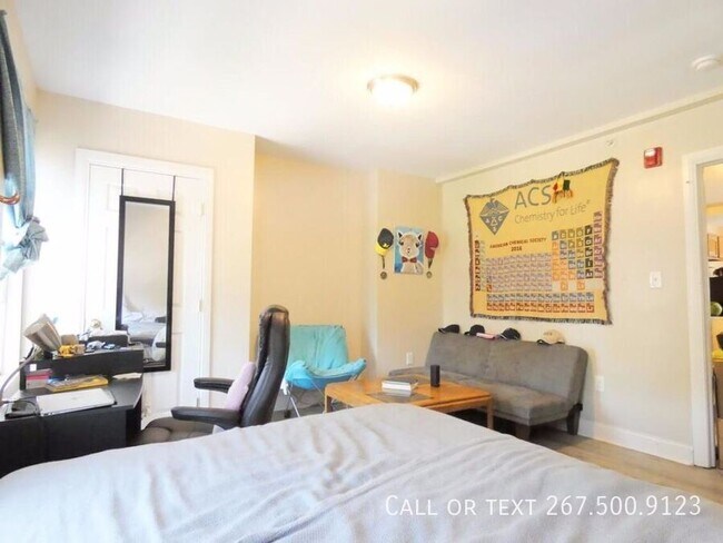 Building Photo - 729 N 43rd St