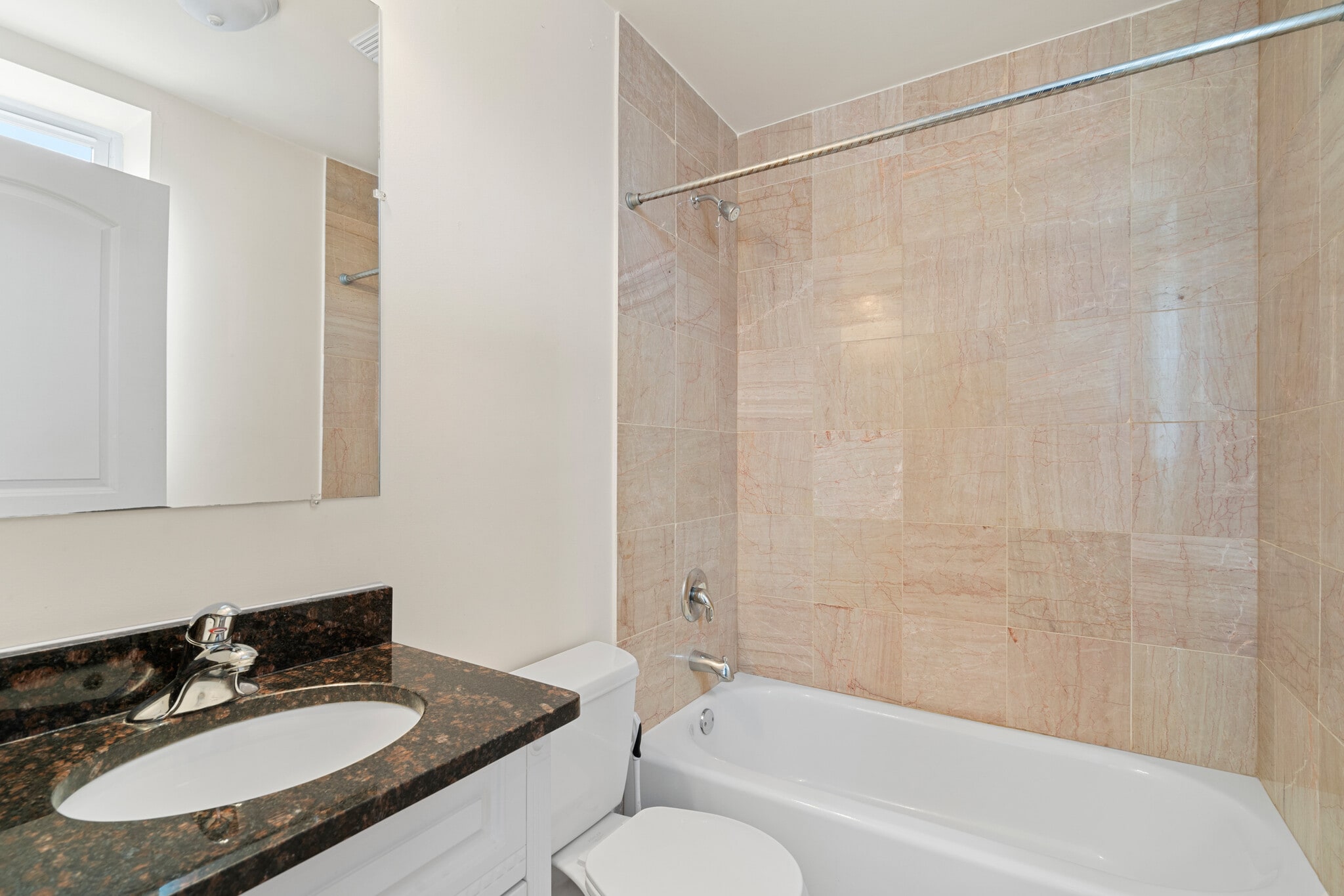 Building Photo - 1432 N Maplewood Ave