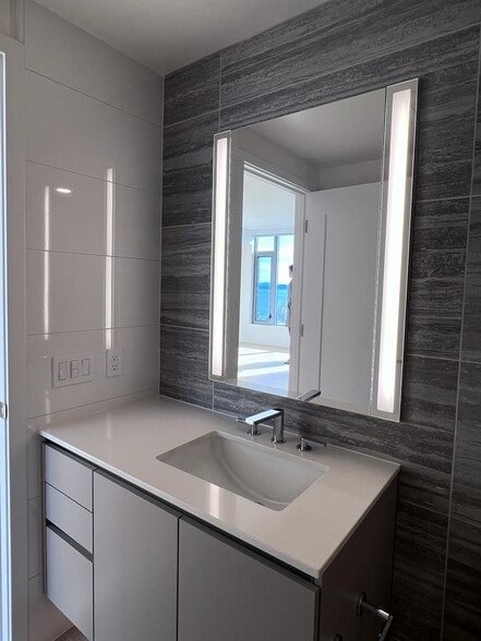 Vanity - 2510 6th Ave