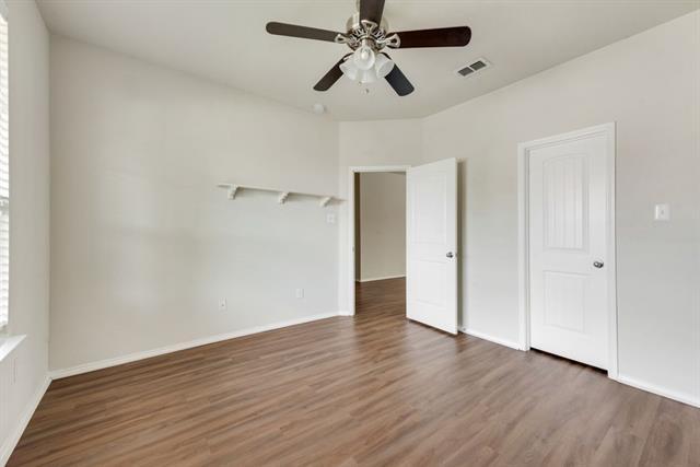 Building Photo - 1733 Oak Glen Dr