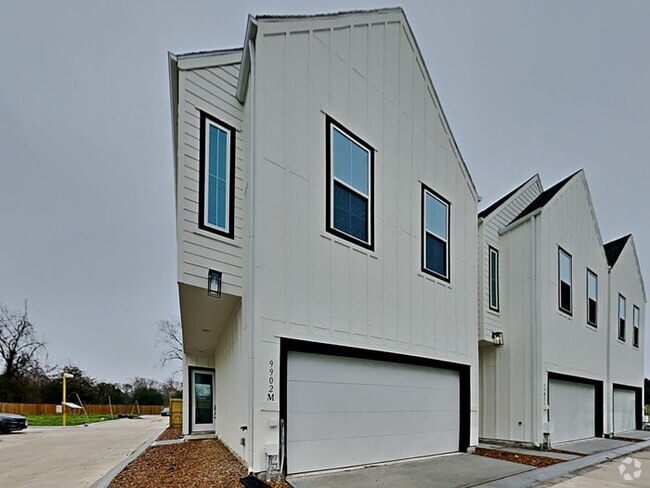 Building Photo - 9902 Clark Rd