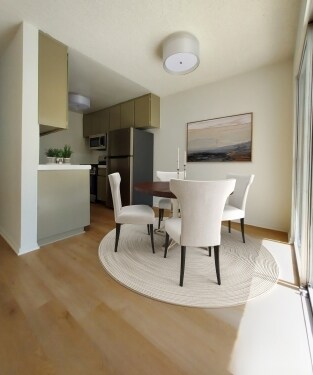 Interior Photo - 10138 Palms Blvd