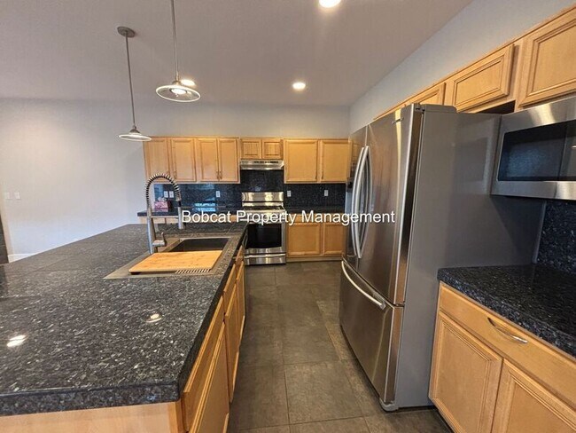 Building Photo - 1320 Thompson St