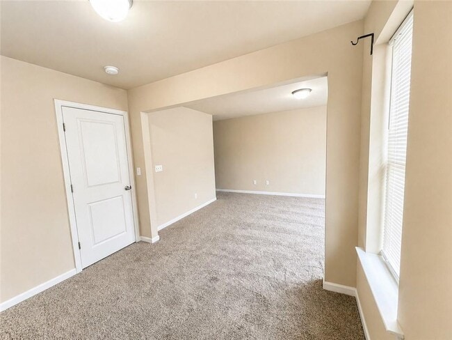 Building Photo - 3220 Blue Springs Trace