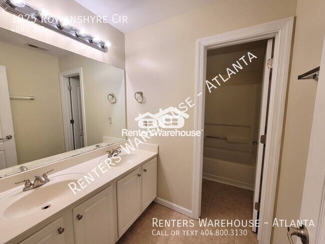 Building Photo - 1025 Rowanshyre Cir