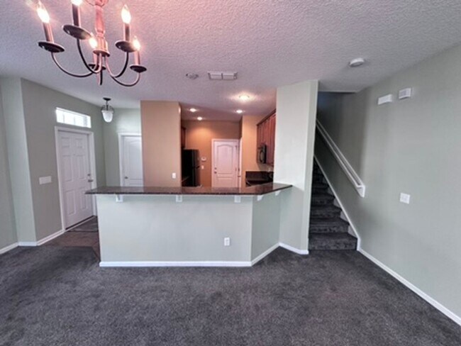 Building Photo - ***HOLIDAY SPECIAL NO RENT FOR DECEMBER*** Stylish 3BR Townhome with Garage & Walk-In Closet