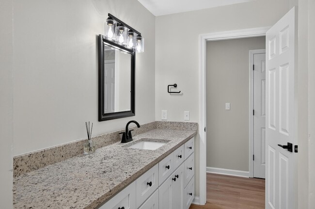 Building Photo - 9512 Heathwood Dr