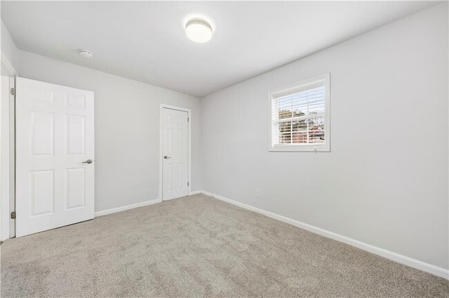 Building Photo - 2653 Tilson Rd