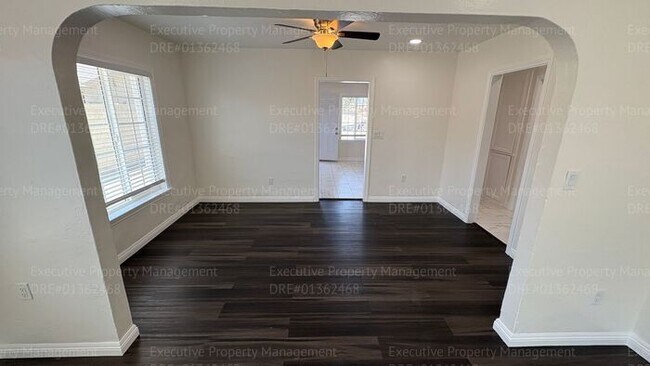 Building Photo - 2 bedroom 1 bathroom house located in the 93307 zipcode near E Brundage Ln/ Madison St