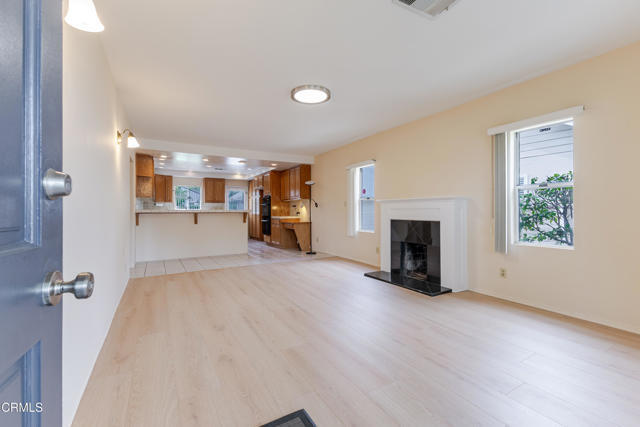 Building Photo - 385 Eaton Dr