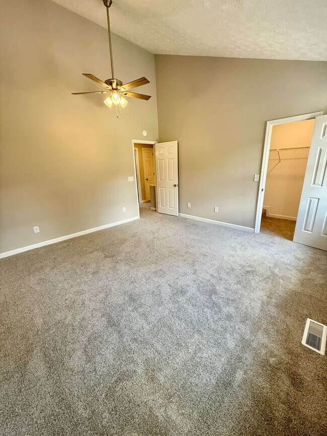 Building Photo - Awesome 2 Bed 1.5 Bath Condo in Hermitage ...