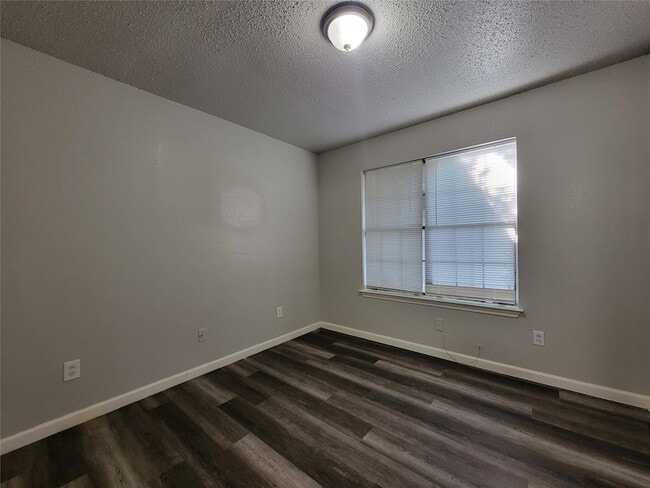 Building Photo - 10315 Limestone Dr