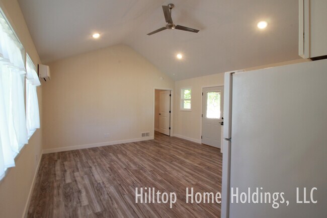 Building Photo - 55 Hilltop Rd