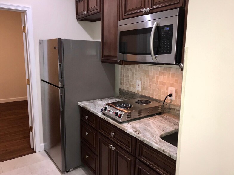 Building Photo - 20385 Dunkirk Sq