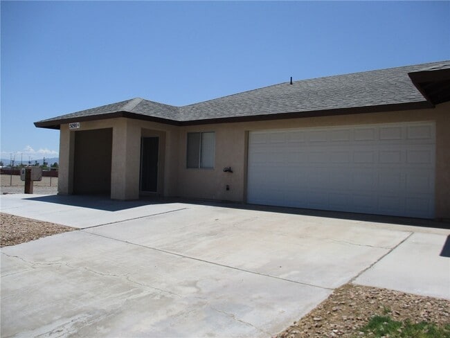 Building Photo - 5090 La Calzada Rd