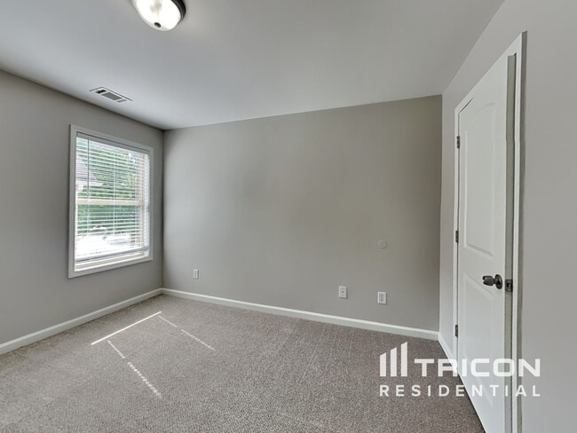 Building Photo - 1851 Stoney Chase Dr