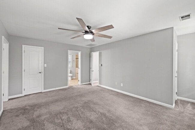 Building Photo - 2152 Sallee Dr