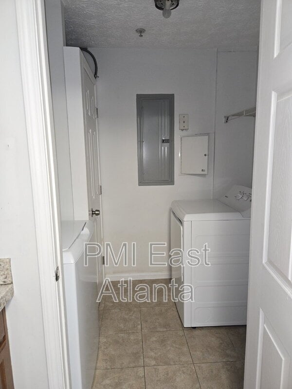 Building Photo - 8104 Waldrop Pl