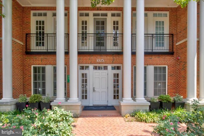 Building Photo - 1023 N Royal St