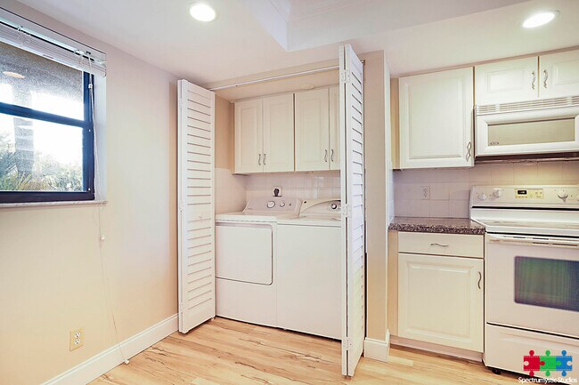 Building Photo - 1036 US-1