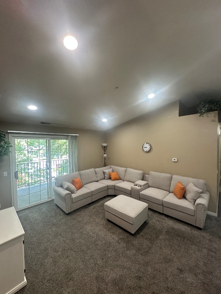 Building Photo - 108 W 1230 N St