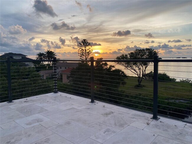 Building Photo - 1640 Seabreeze Dr
