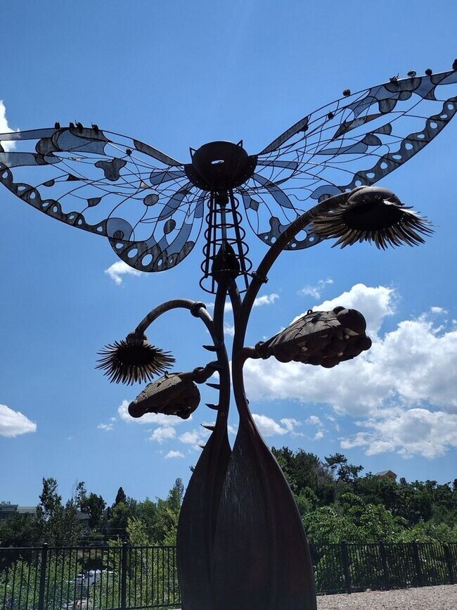 Building Photo - 2bd, 2ba Reno Bungalow in the Riverwalk Di...