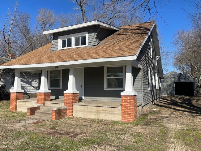 Building Photo - 3 bedroom 1 bath You will love coming Home