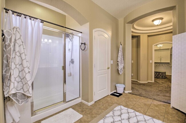 Building Photo - 3759 E Fruitvale Ave