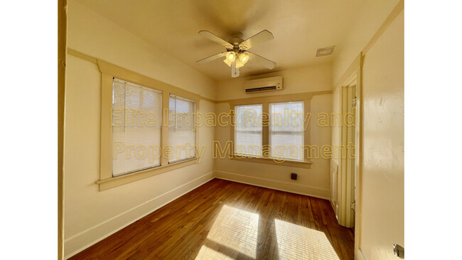 Building Photo - 1301 N Park Ave