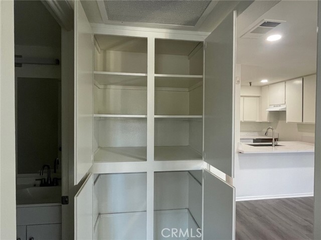 Building Photo - 3830 Avenida Del Presidente