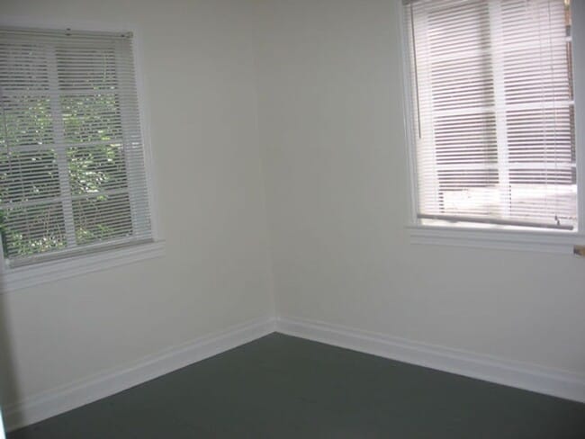 Building Photo - 307 Ransom St