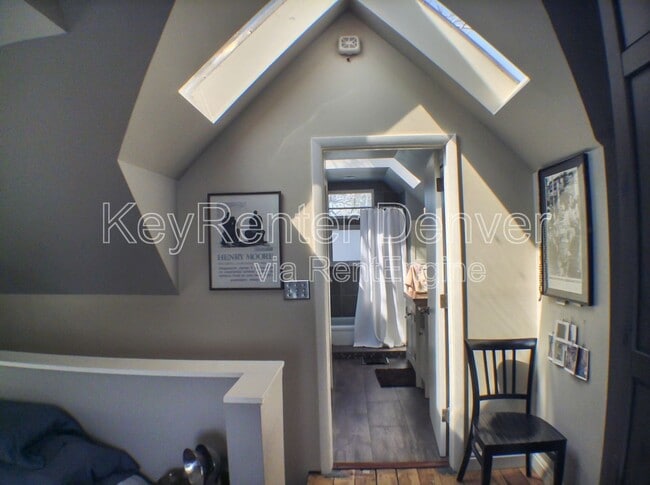 Building Photo - 2606 W River Dr