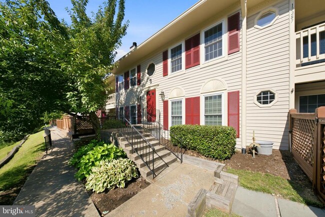 Building Photo - 12287 Wadsworth Way