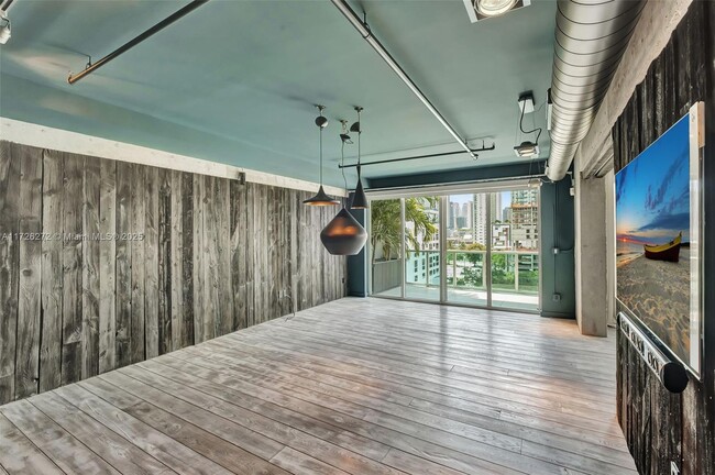 Building Photo - 1749 NE Miami Ct