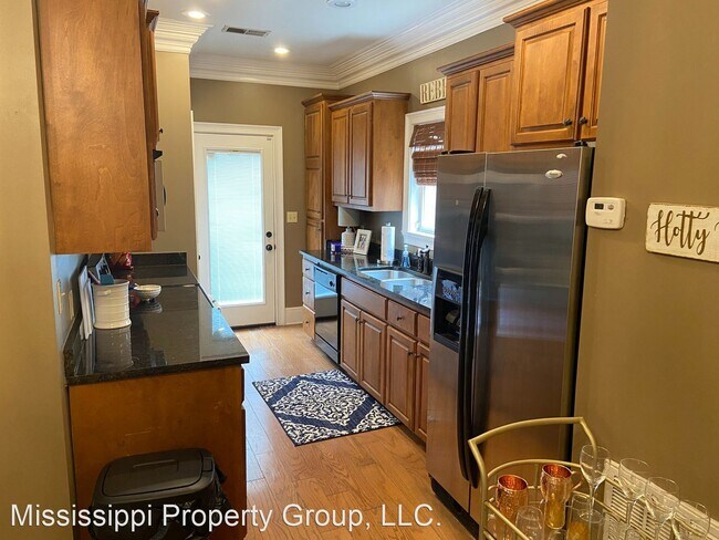 Building Photo - 3 br, 3 bath House - 107 Falls Grove Drive