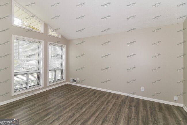 Building Photo - 1077 Ponderosa Park Dr