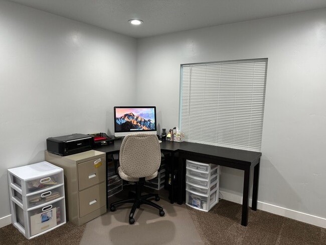 Building Photo - 205 W 380 S