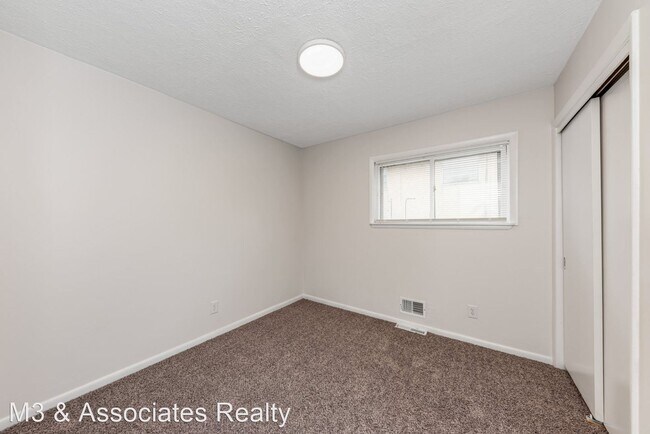 Building Photo - 3 br, 1 bath House - 1272 Zettler Road