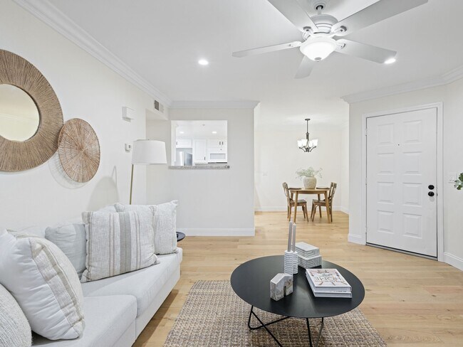 Building Photo - 12023 Alta Carmel Ct