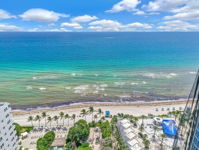 Building Photo - 3001 S Ocean Dr