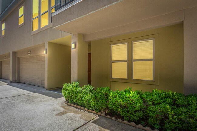Building Photo - 5514 Crooms St